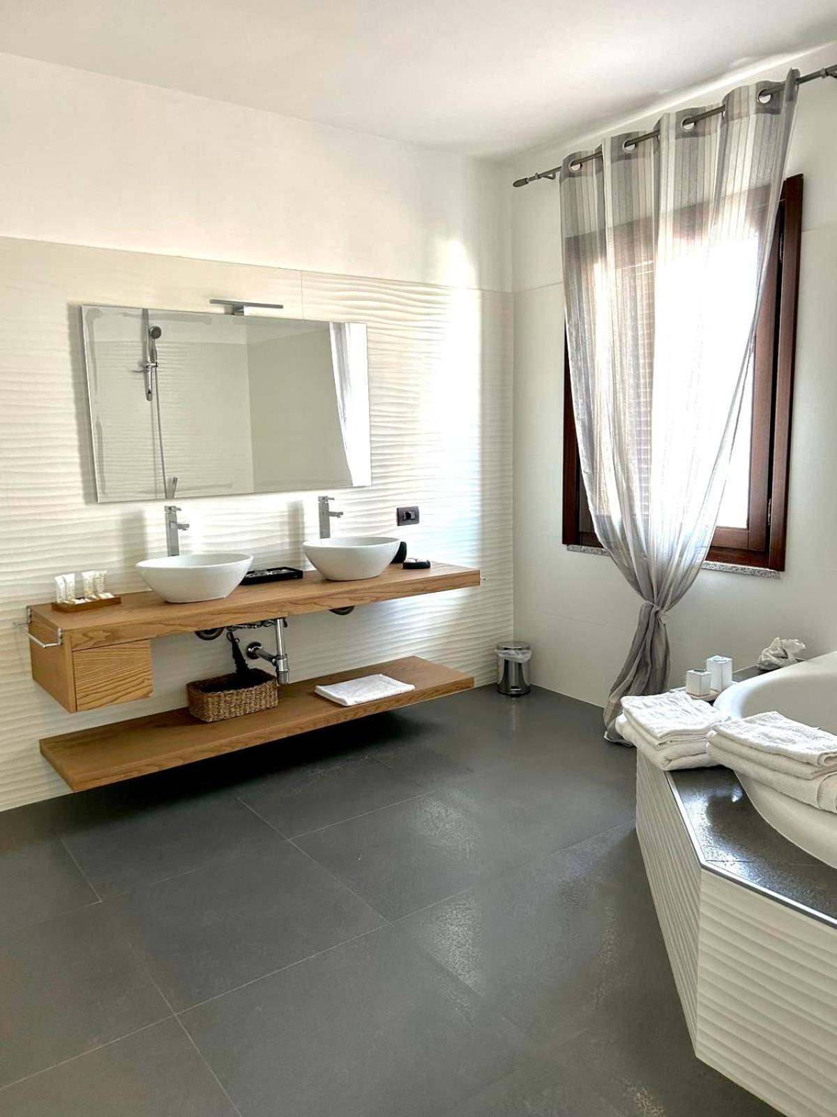 B&B I Colori Dell'Isola Porto Torres Exterior photo